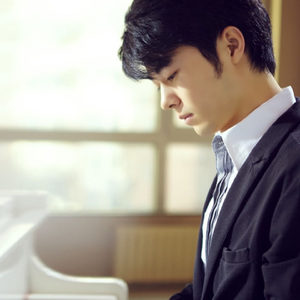 打麻将输了让男人吃奶抵
