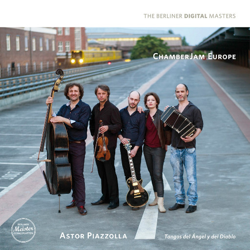 打麻将输了让男人吃奶抵
